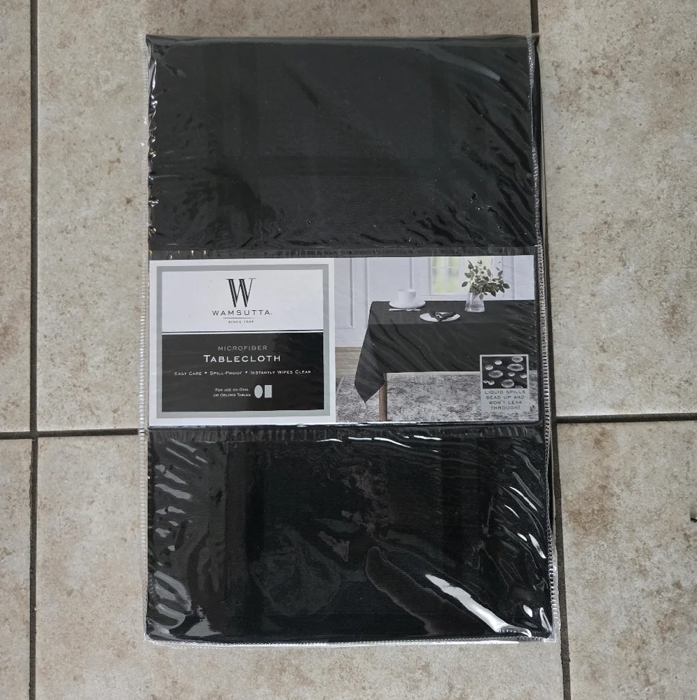 NEW Wamsutta Black Tablecloth Rectangle 60 x 84 Water Resistant Machine Washable